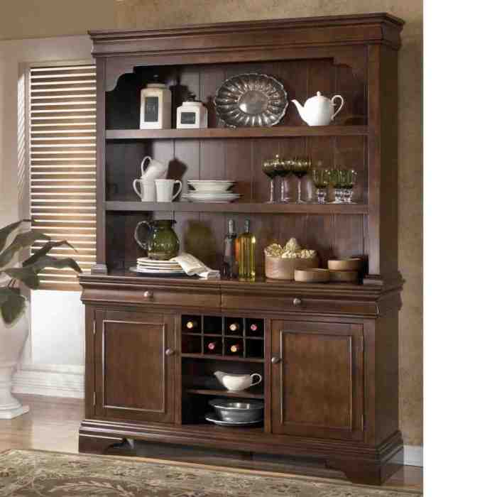 How to decorate your dining room hutch