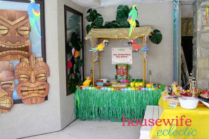 How to decorate a tiki room